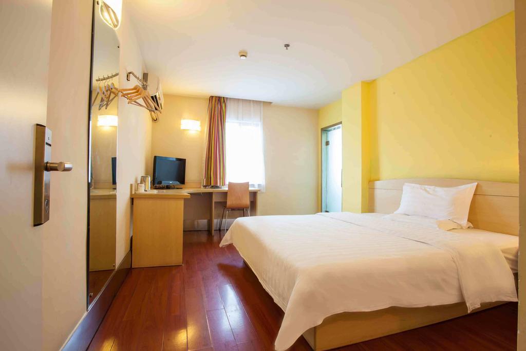 7Days Inn Nanchang North Railway Station Square Szoba fotó
