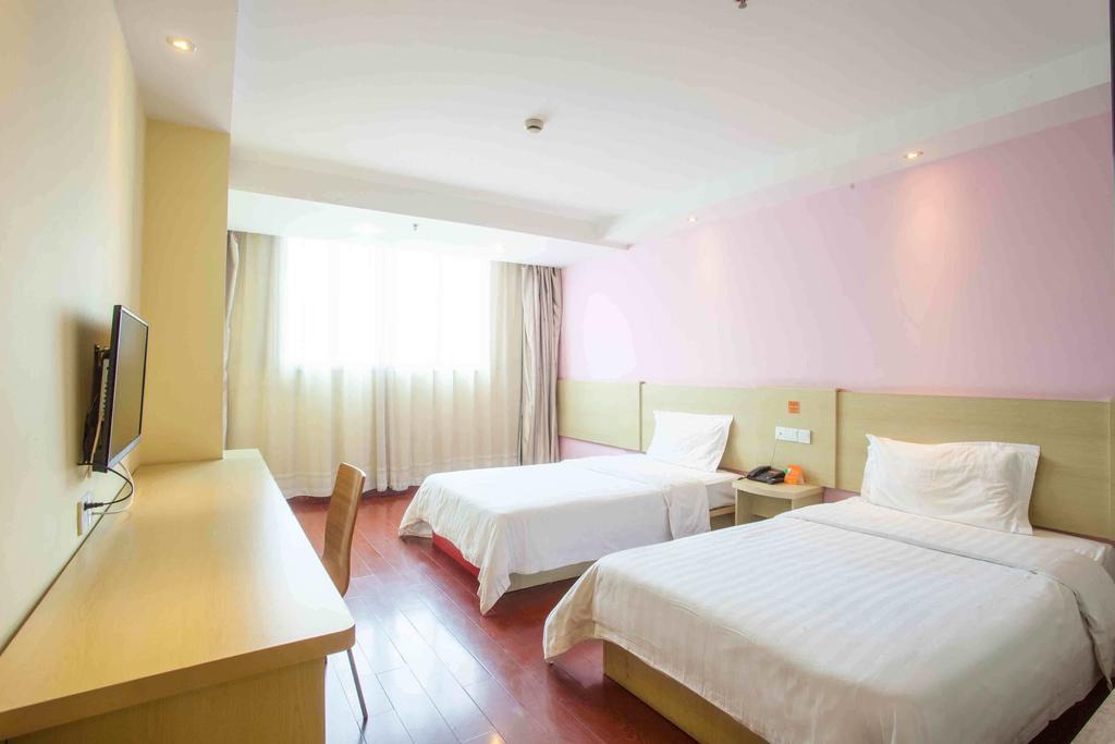 7Days Inn Nanchang North Railway Station Square Szoba fotó